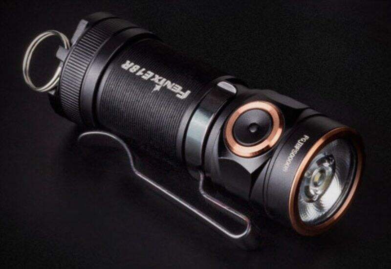 Fenix E18R: яркий и компактный карманный фонарь с магнитной зарядкой
