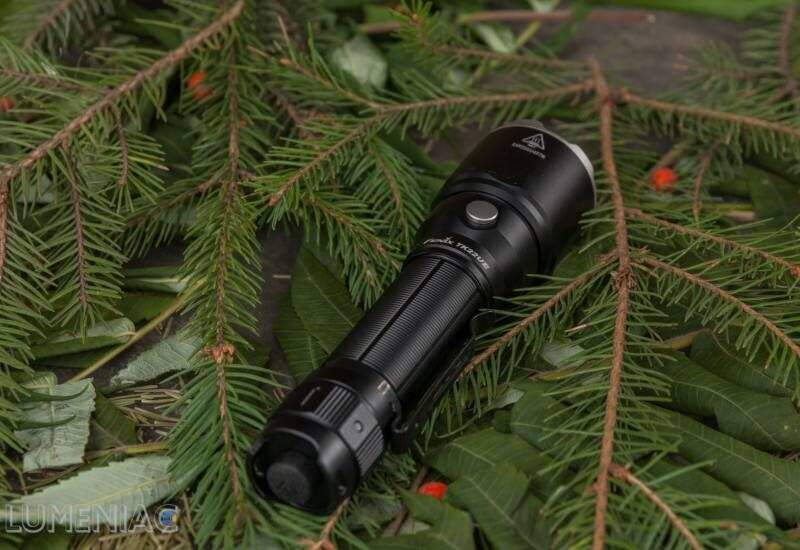 Fenix TK22UE: яркий тактический фонарь с аккумулятором 21700