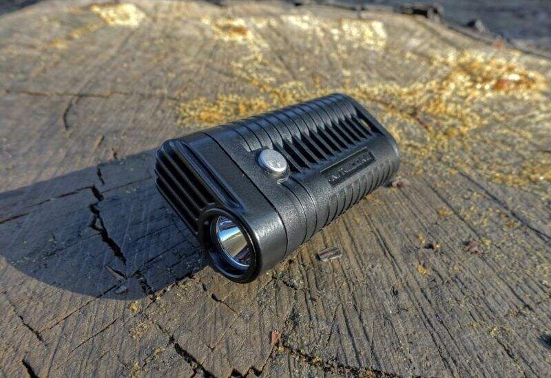 Миниатюрный и ультралёгкий карманный фонарь Nitecore MT22A