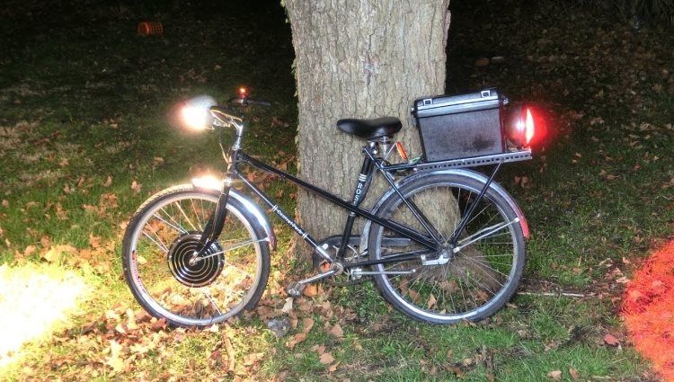 Велосипед с ночным освещением