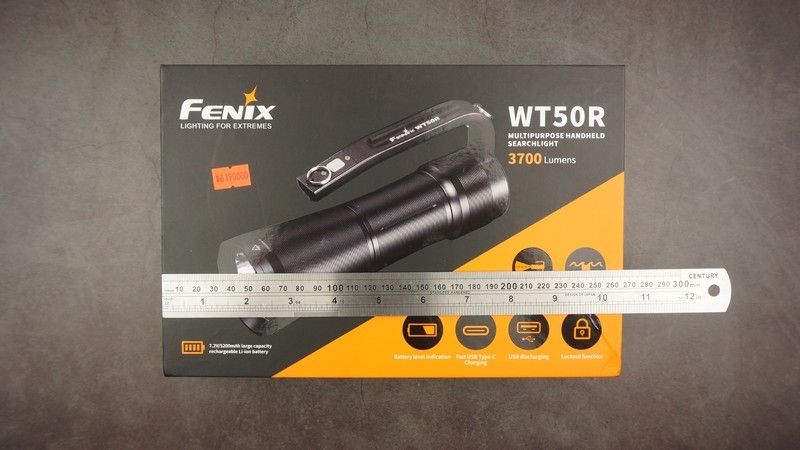 Мощный фонарь Fenix WT50R