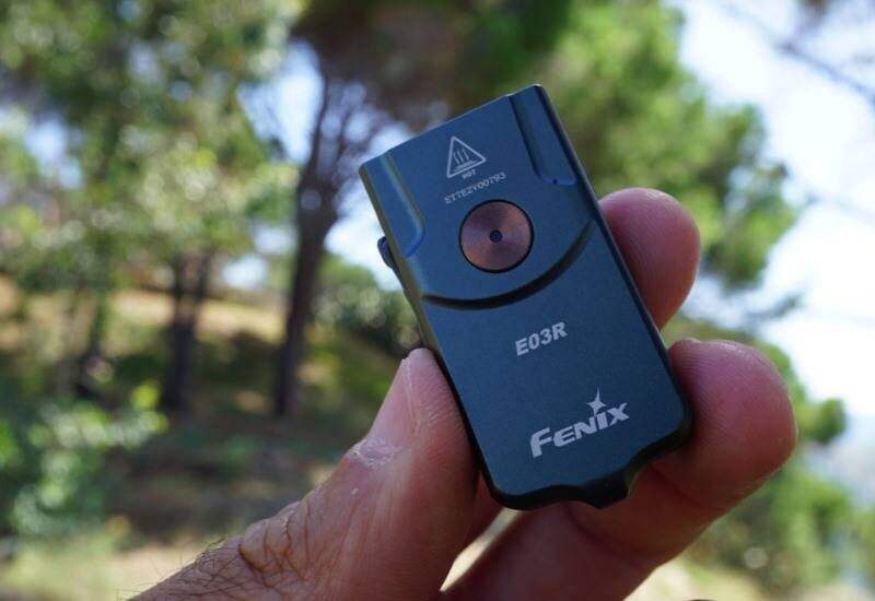 Крошечный фонарь-брелок Fenix E03R с 260 люменами яркости и зарядкой по USB Type-C Крошечный фонарь-брелок Fenix E03R с 260 люменами яркости и зарядкой по USB Type-C