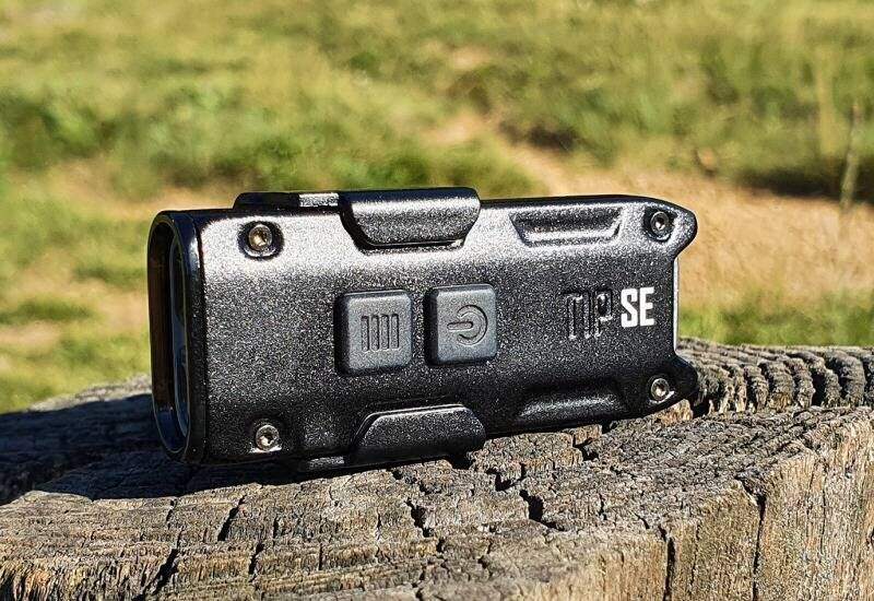 Яркий фонарь-брелок Nitecore TIP SE со встроенным аккумулятором и зарядкой по USB Type-C Яркий фонарь-брелок Nitecore TIP SE со встроенным аккумулятором и зарядкой по USB Type-C