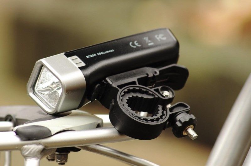 Велосипедный фонарь Fenix BC25R