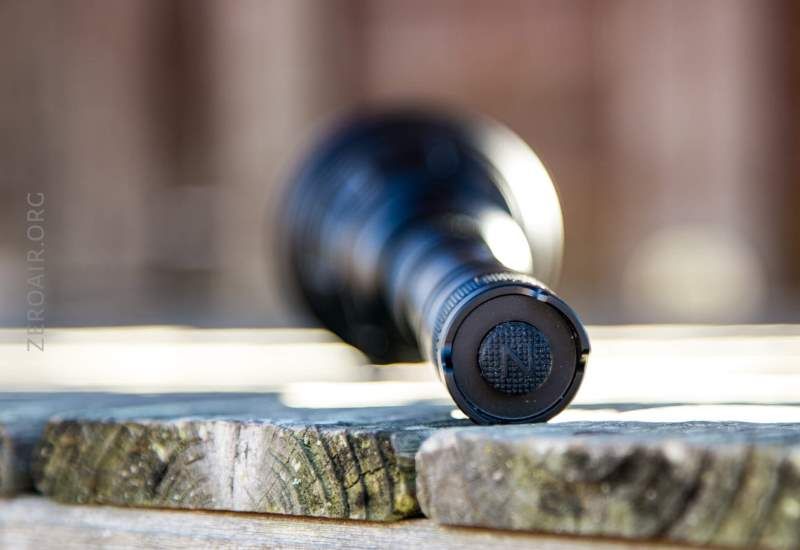 Дальнобойный фонарь Nitecore MH40GTR