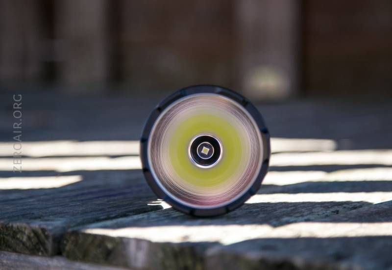 Дальнобойный фонарь Nitecore MH40GTR